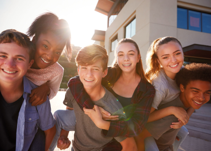 6 happy teens